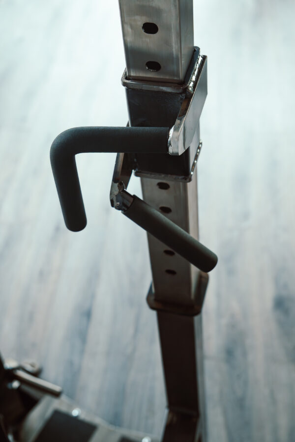 Animal Converging Standing Chest Press - Image 10