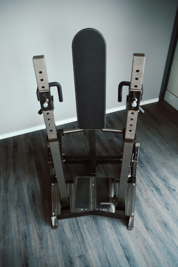Animal Converging Standing Chest Press - Image 6